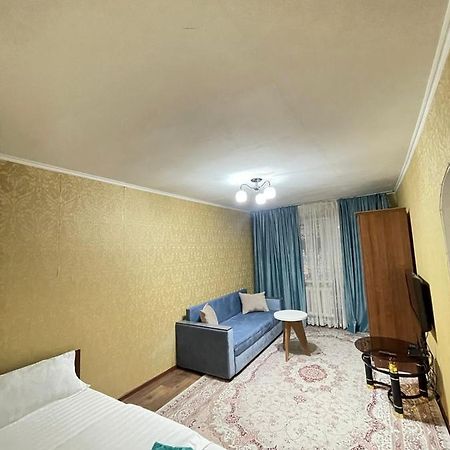 Квартира Рядом Арбата, Гоголя 92 Almaty Ngoại thất bức ảnh