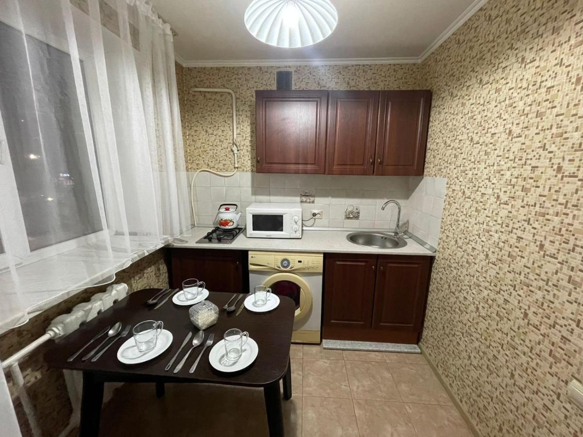 Квартира Рядом Арбата, Гоголя 92 Almaty Ngoại thất bức ảnh