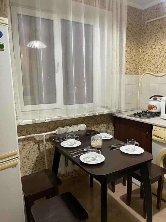 Квартира Рядом Арбата, Гоголя 92 Almaty Ngoại thất bức ảnh