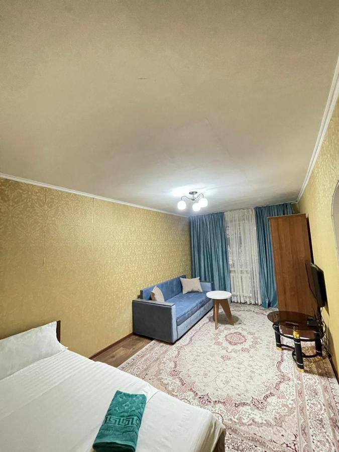 Квартира Рядом Арбата, Гоголя 92 Almaty Ngoại thất bức ảnh